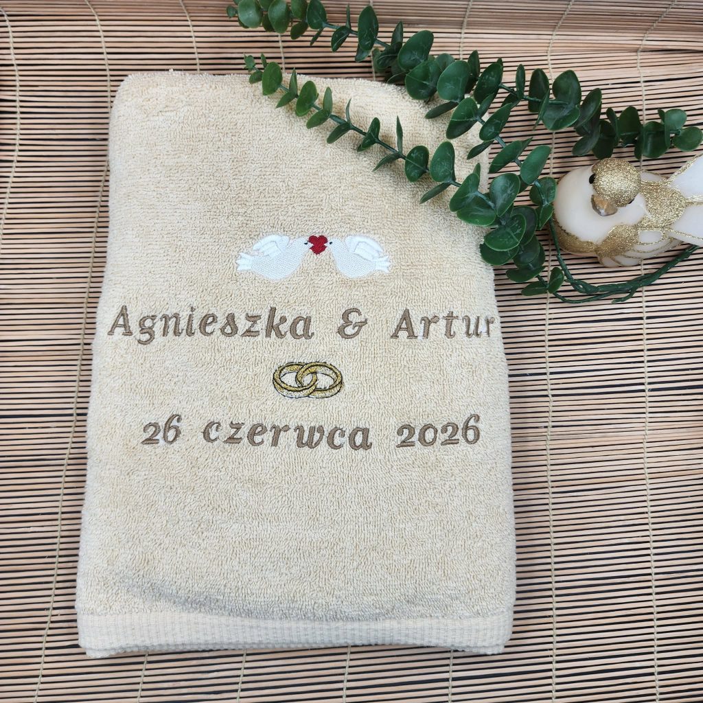 Ręczniki ślubne z haftem imion i datą ślubu dla Pary Młodej
