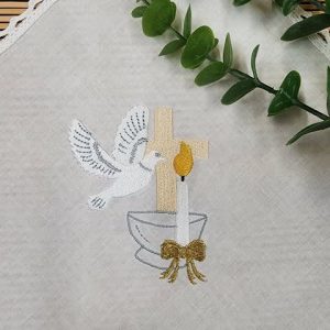 haft symboli Chrztu Świętego na szatce do chrztu