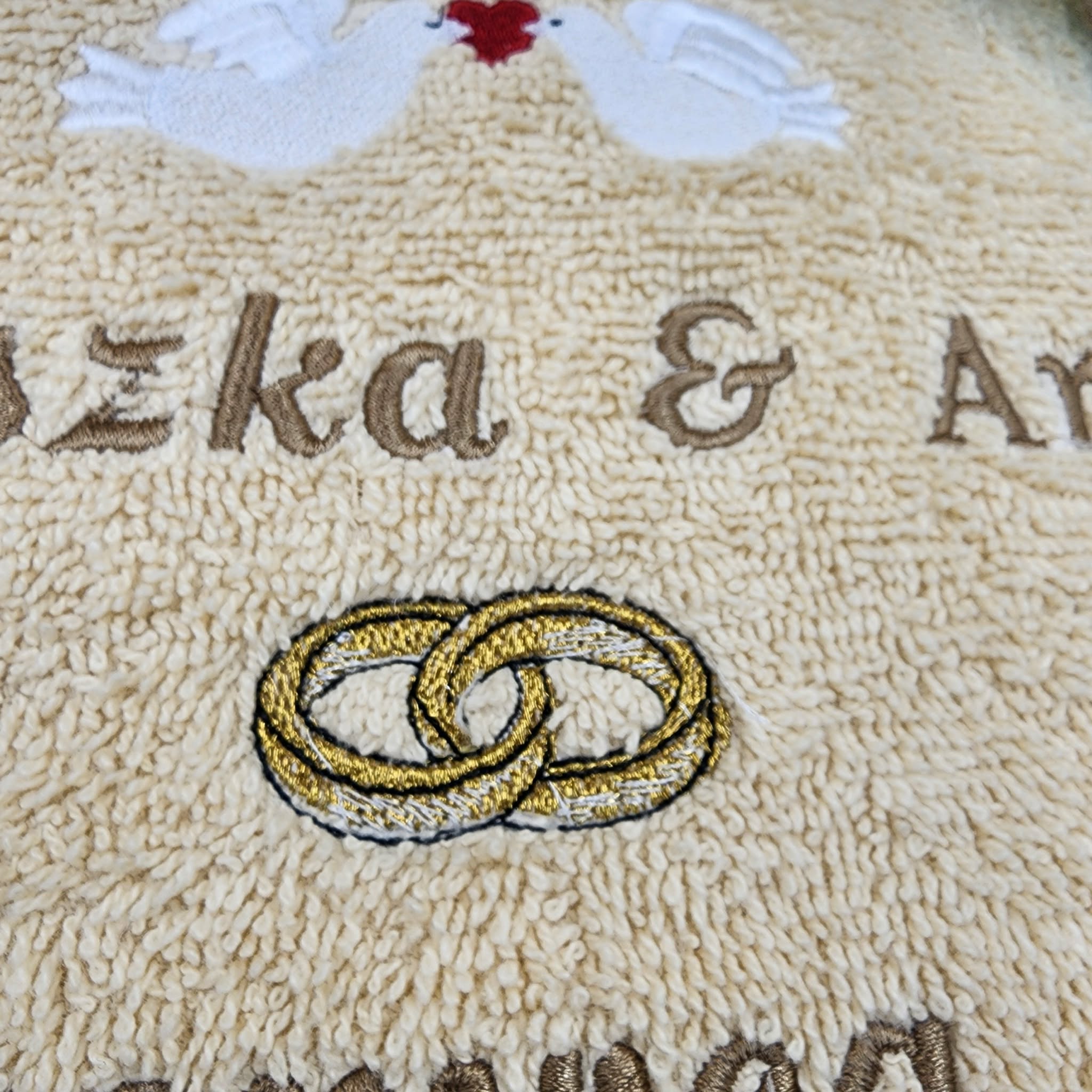 Ręczniki ślubne z haftem imion i daty ślubu 70x140 cm | Komplet 2 sztuk - obrazek 5