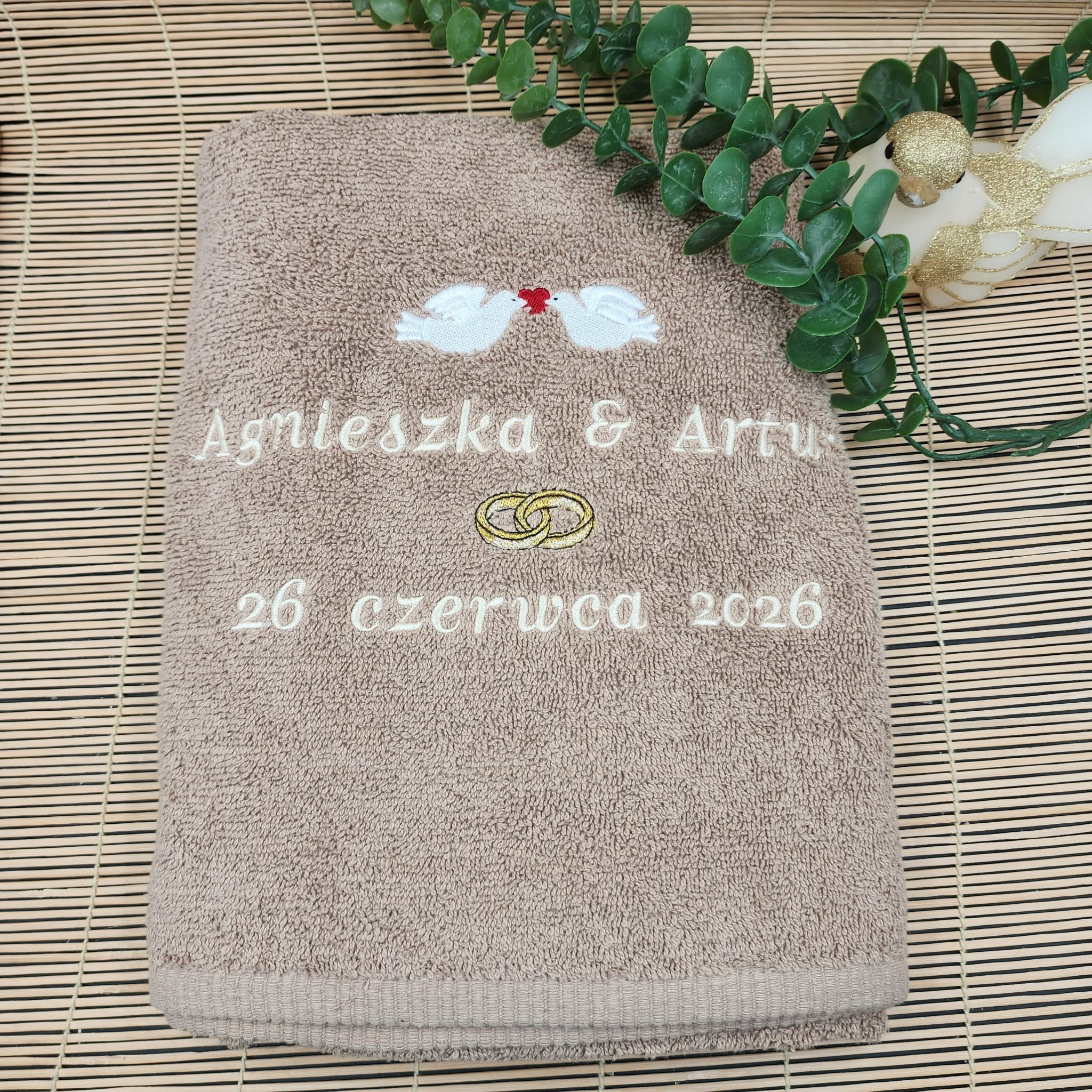 Ręczniki ślubne z haftem imion i daty ślubu 70x140 cm | Komplet 2 sztuk - obrazek 3